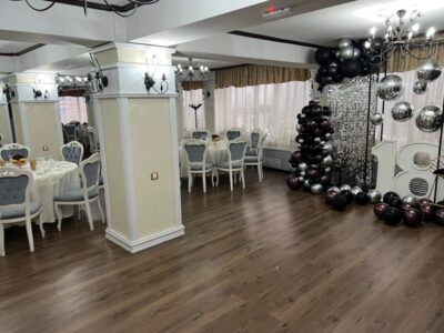 Salon Royal Roman-01